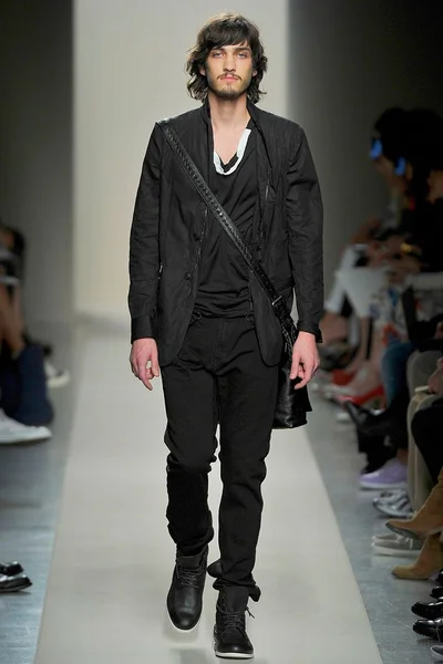 Look 10